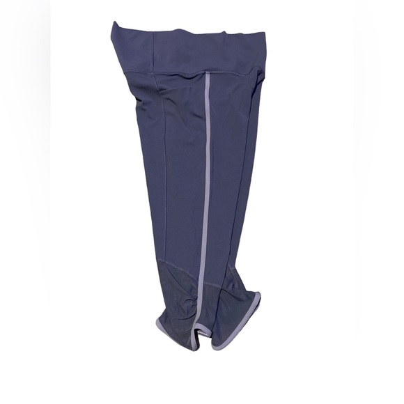 Athleta Salutation Stash Pocket Capri II Purple Plus Size 1X Fitted - Picture 2 of 3